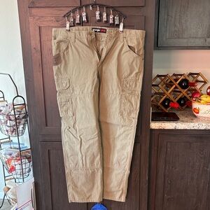 Wrangler Men's Khaki Cargo Pants